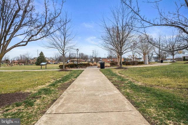 13537 HANGING ROCK LN, Lovettsville, VA 20180