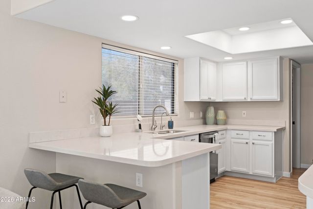 3905 E RENEE Drive, Phoenix, AZ 85050