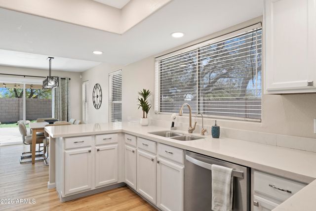 3905 E RENEE Drive, Phoenix, AZ 85050