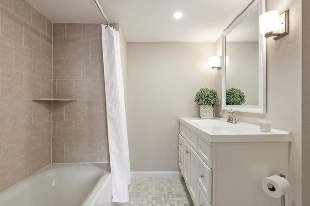 4040 San Felipe Street 178, Houston, TX 77027