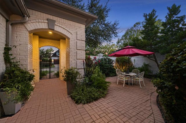 11418 Gallant Ridge Lane, Houston, TX 77082