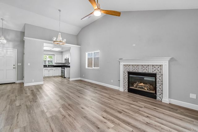 754 E Robin Lane, Fresno, CA 93730