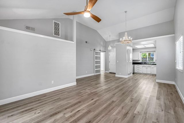 754 E Robin Lane, Fresno, CA 93730