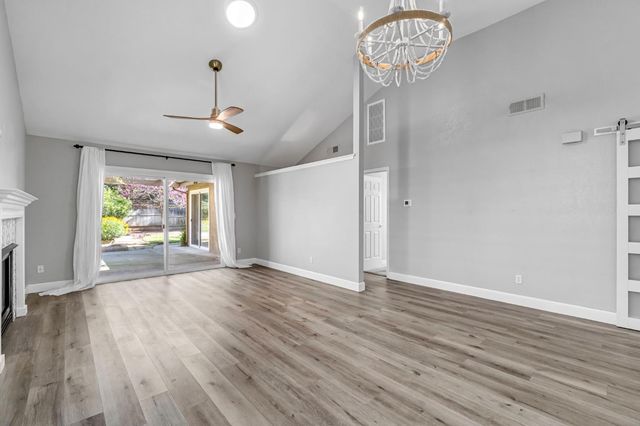 754 E Robin Lane, Fresno, CA 93730