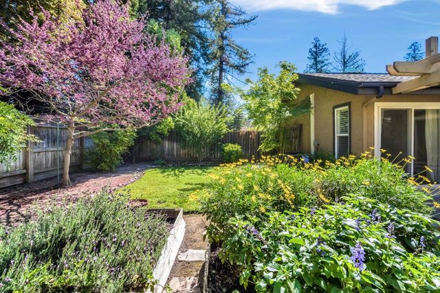 754 E Robin Lane, Fresno, CA 93730