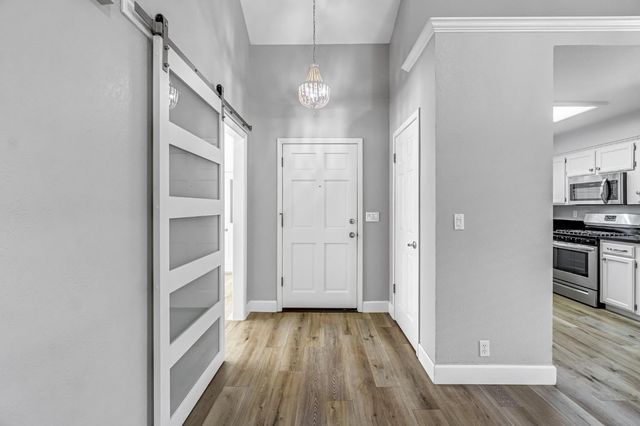 754 E Robin Lane, Fresno, CA 93730