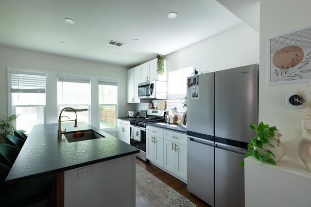 1136 Lockbourne Road, Columbus, OH 43206