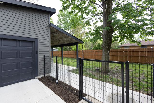 1136 Lockbourne Road, Columbus, OH 43206