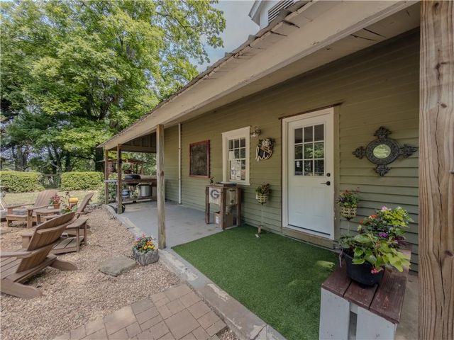 91 Boogers Hill Road, Oxford, GA 30054