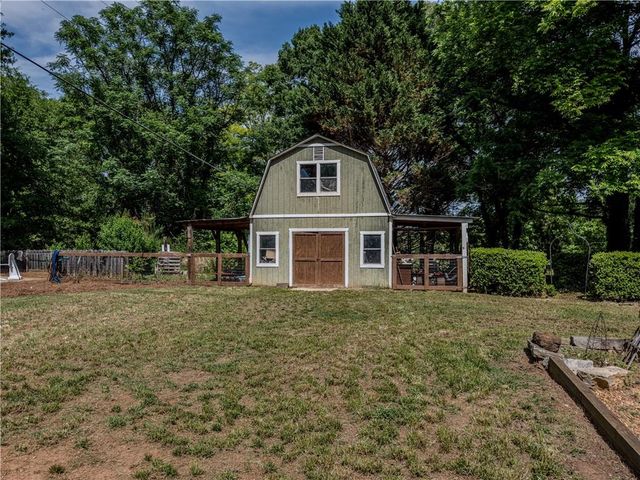 91 Boogers Hill Road, Oxford, GA 30054