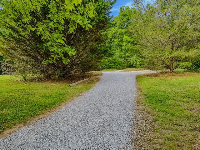 91 Boogers Hill Road, Oxford, GA 30054