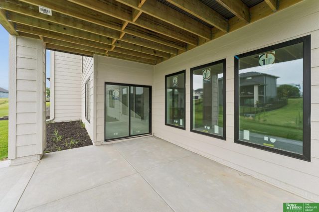 3310 S 212th Street, Elkhorn, NE 68022