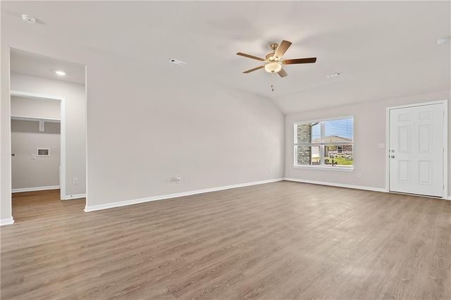 1608 SW 9th Street, Oak Grove, MO 64075