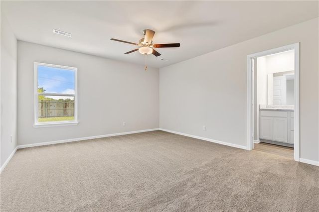 1608 SW 9th Street, Oak Grove, MO 64075