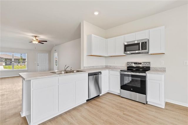 1608 SW 9th Street, Oak Grove, MO 64075