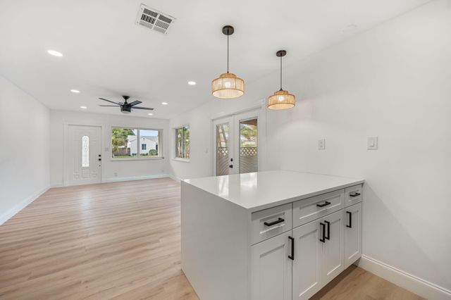 715 High Street, West Palm Beach, FL 33405