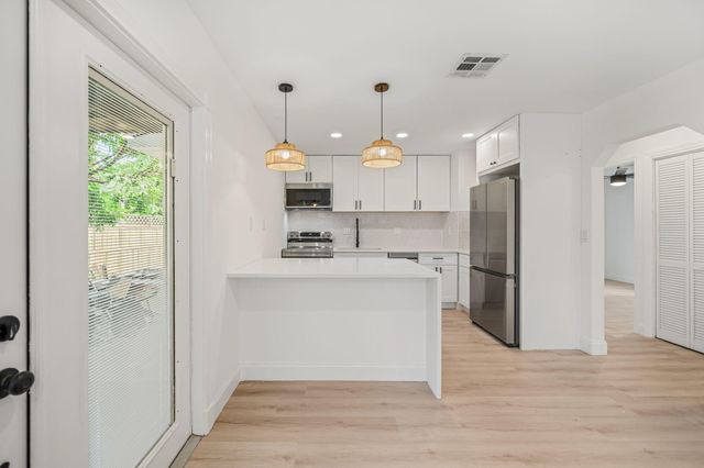 715 High Street, West Palm Beach, FL 33405