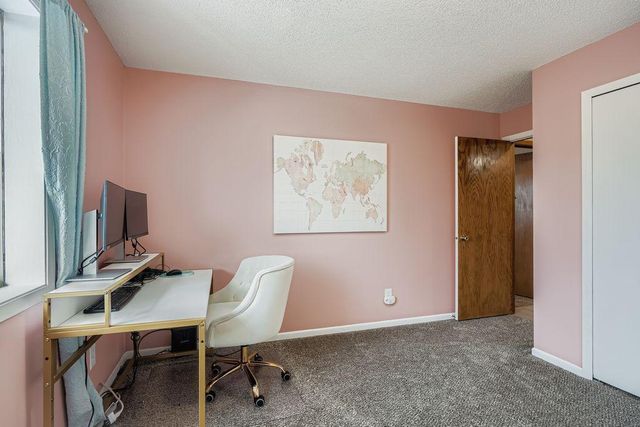 927 Pond View Court, Vadnais Heights, MN 55127