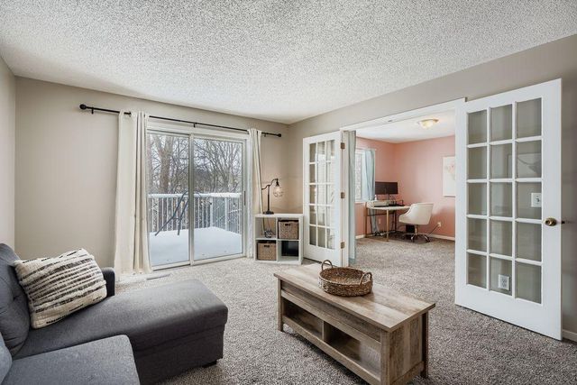 927 Pond View Court, Vadnais Heights, MN 55127