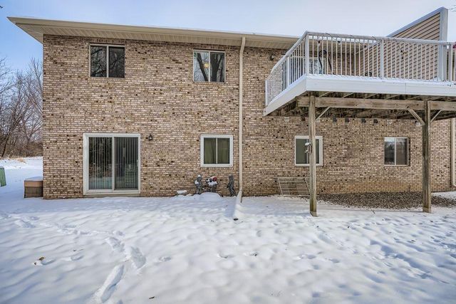 927 Pond View Court, Vadnais Heights, MN 55127