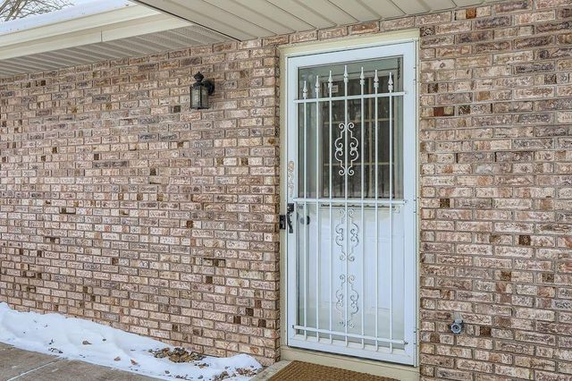 927 Pond View Court, Vadnais Heights, MN 55127