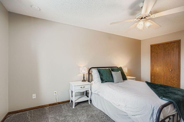 927 Pond View Court, Vadnais Heights, MN 55127