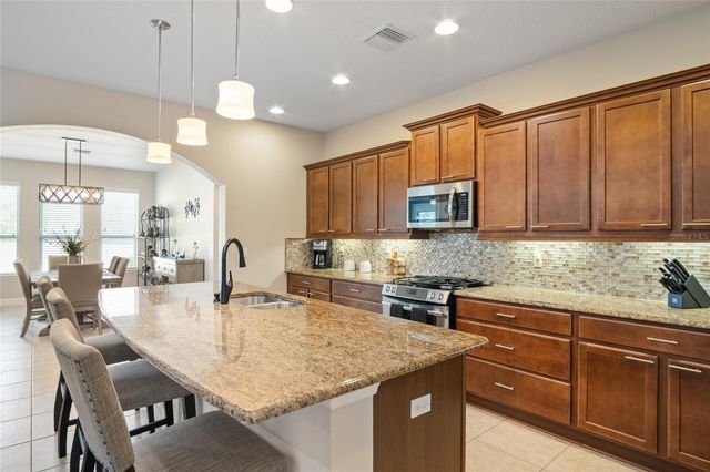 389 SILVER MAPLE ROAD, Groveland, FL 34736