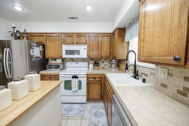 6605 Narcisco Way, Hughson, CA 95326