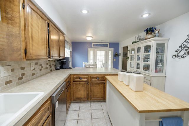 6605 Narcisco Way, Hughson, CA 95326