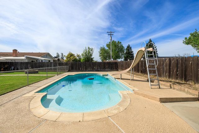 6605 Narcisco Way, Hughson, CA 95326