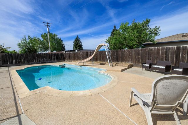 6605 Narcisco Way, Hughson, CA 95326