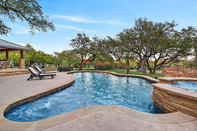 301 Medlin Creek LOOP, Dripping Springs, TX 78620