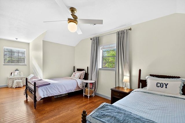 301 Medlin Creek LOOP, Dripping Springs, TX 78620