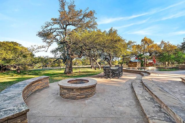 301 Medlin Creek LOOP, Dripping Springs, TX 78620