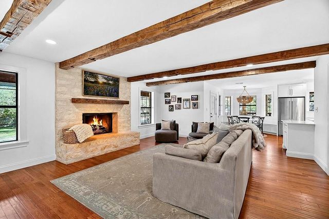 301 Medlin Creek LOOP, Dripping Springs, TX 78620