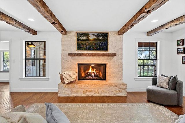 301 Medlin Creek LOOP, Dripping Springs, TX 78620