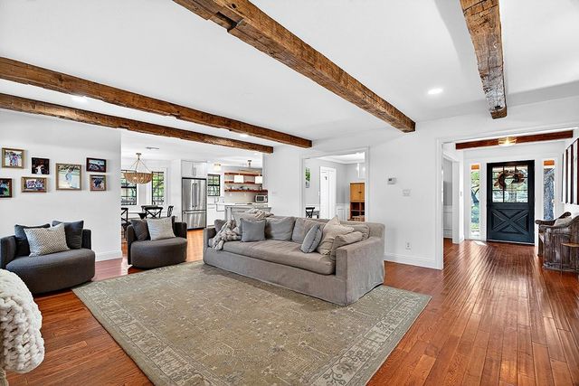 301 Medlin Creek LOOP, Dripping Springs, TX 78620