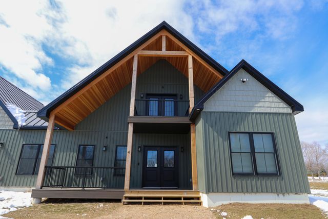 4 Lighthouse Road, Plattsburgh, NY 12901