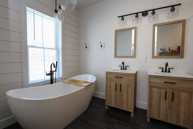 4 Lighthouse Road, Plattsburgh, NY 12901