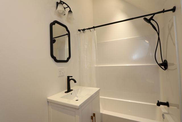 4 Lighthouse Road, Plattsburgh, NY 12901