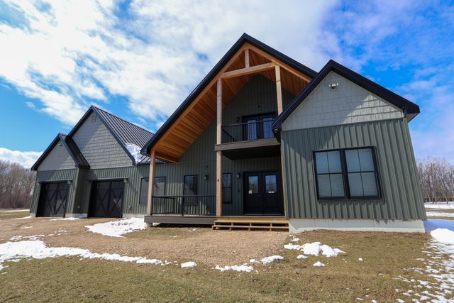 4 Lighthouse Road, Plattsburgh, NY 12901