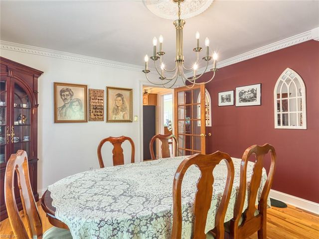 11688 River Crest DR, Gloucester, VA 23061