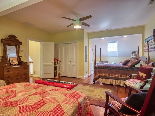 11688 River Crest DR, Gloucester, VA 23061