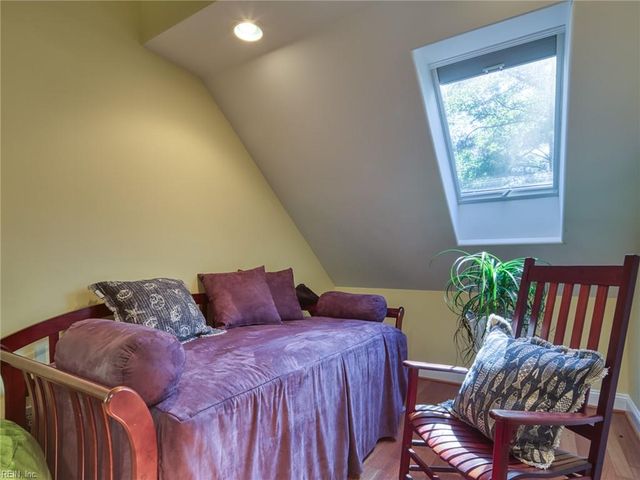 11688 River Crest DR, Gloucester, VA 23061
