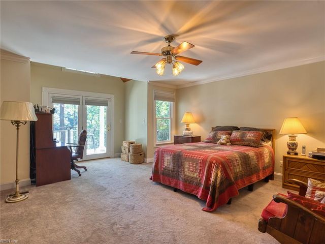 11688 River Crest DR, Gloucester, VA 23061