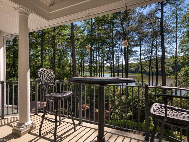 11688 River Crest DR, Gloucester, VA 23061
