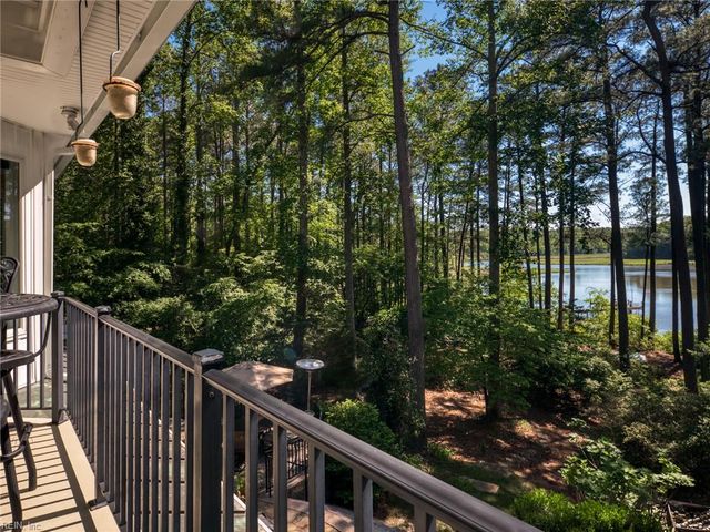 11688 River Crest DR, Gloucester, VA 23061