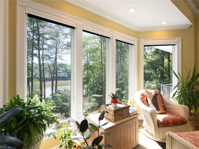 11688 River Crest DR, Gloucester, VA 23061