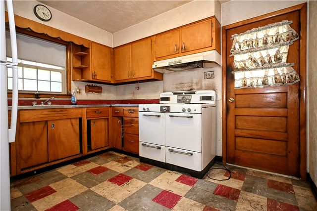 714 Maple Drive, Monongahela, PA 15063
