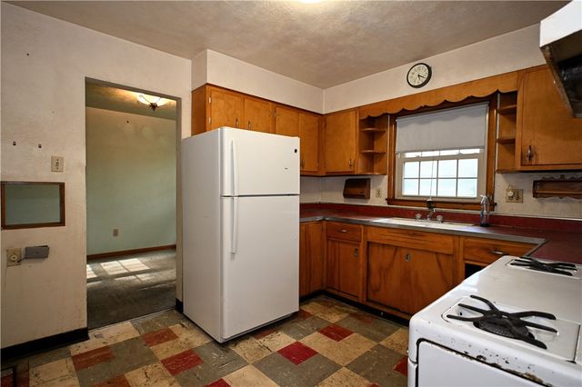 714 Maple Drive, Monongahela, PA 15063